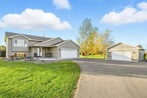 1687 113th Ave, Hammond, WI 54015