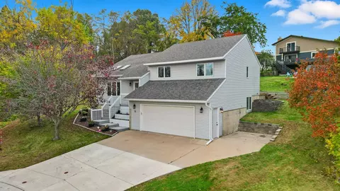 70 Kimberly Ct SW, Pine Island, MN 55963