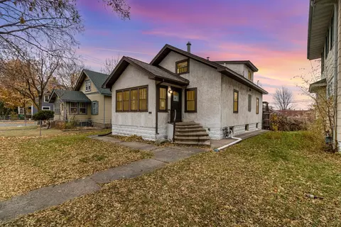 945 Margaret St, Saint Paul, MN 55106