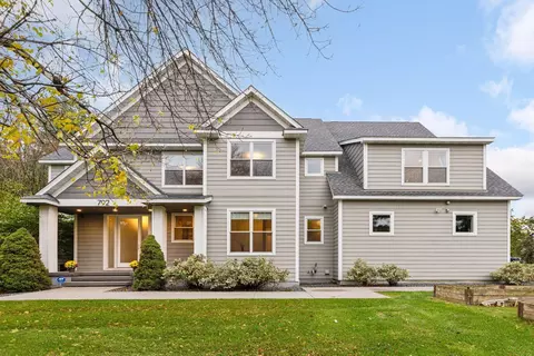 792 Hilltop Rd, Mendota Heights, MN 55118
