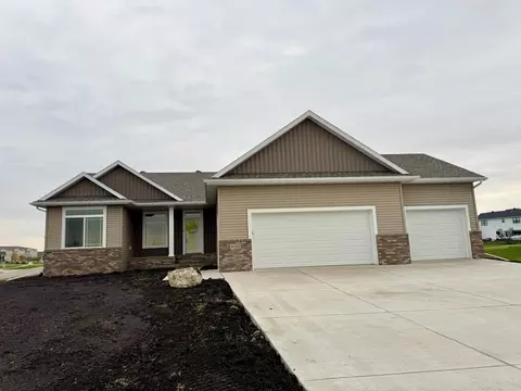 4262 54th Ave S, Fargo, ND 58104