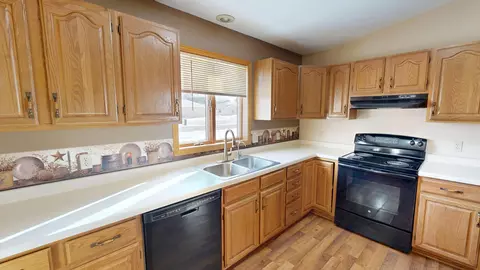 Kitchen - 2610 9th St SW, Willmar, MN 56201 photo 1 of 8