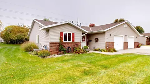 2610 9th St SW, Willmar, MN 56201