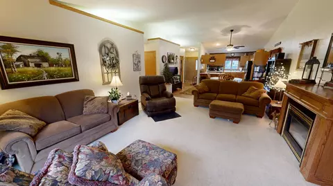Living - 2610 9th St SW, Willmar, MN 56201 photo 13 of 16
