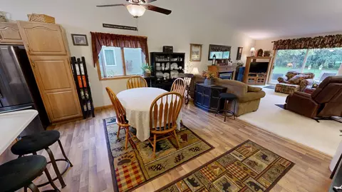 Dining - 2610 9th St SW, Willmar, MN 56201 photo 3 of 3