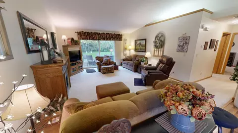 Living - 2610 9th St SW, Willmar, MN 56201 photo 11 of 16