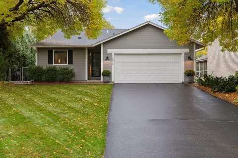 10529 Lee Dr, Eden Prairie, MN 55347
