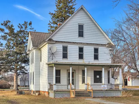 205 E 3rd St E, Herman, MN 56248