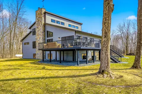 34010 Pioneer Ave, Center City, MN 55012