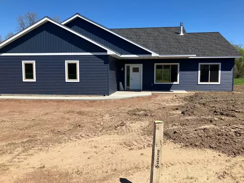 905 W 2nd St, Rush City, MN 55069