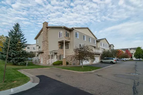7002 S Park Dr, Savage, MN 55378