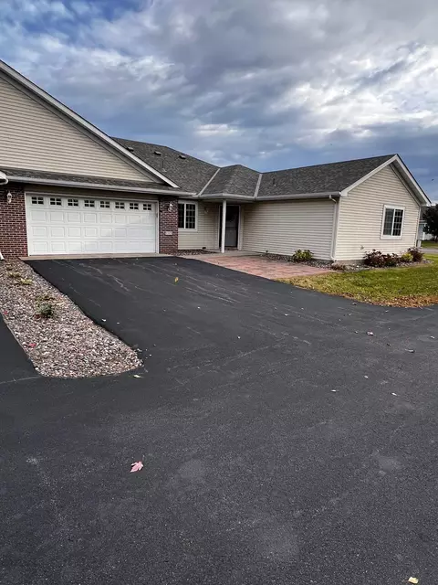 1315 Heritage Ln, Waite Park, MN 56387