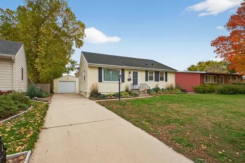 3586 6th St NW, Rochester, MN 55901