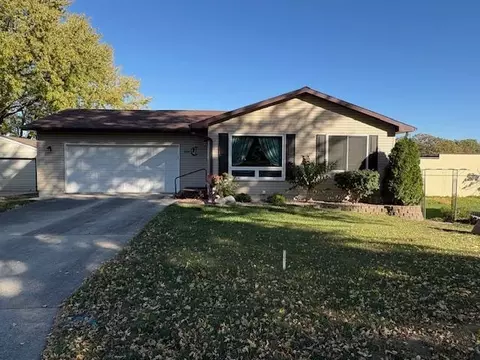 1200 Crestview Rd, Albert Lea, MN 56007