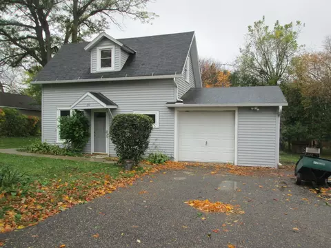 30 Washington St, Kenyon, MN 55946