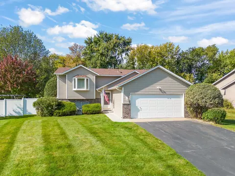 16111 Goodview Way, Lakeville, MN 55044