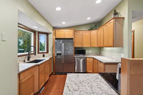 Kitchen - 2337 Maxwell Ln, Chaska, MN 55318 photo 2 of 4