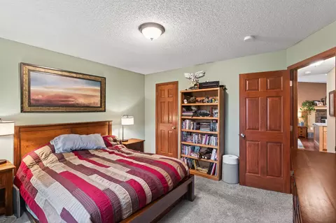 Bedroom - 2337 Maxwell Ln, Chaska, MN 55318 photo 2 of 5