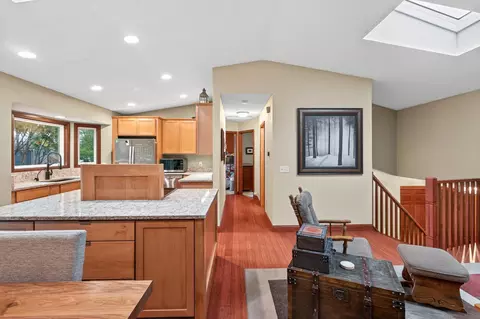 Entry Way - 2337 Maxwell Ln, Chaska, MN 55318 photo 3 of 3