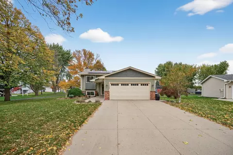 Exterior - 2337 Maxwell Ln, Chaska, MN 55318 photo 2 of 7