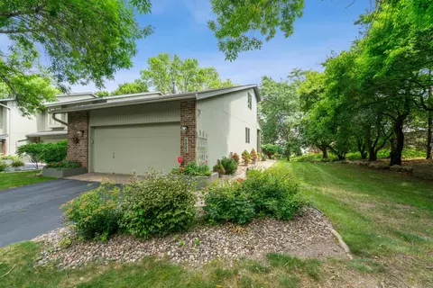 5923 Abbott Ct, Minnetonka, MN 55343