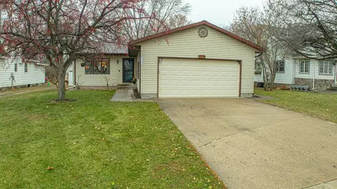 1318 6th St SW, Willmar, MN 56201