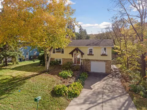 220 Monroe Ave, Excelsior, MN 55331