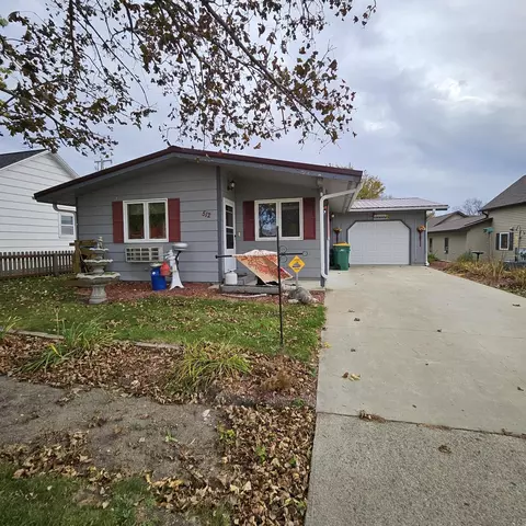 512 W 5th St, Graceville, MN 56240