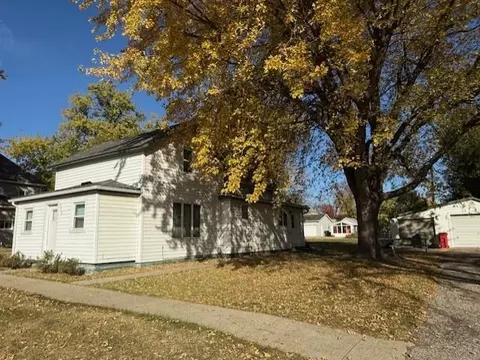 Exterior - 306 E Front St E, Fulda, MN 56131 photo 2 of 4