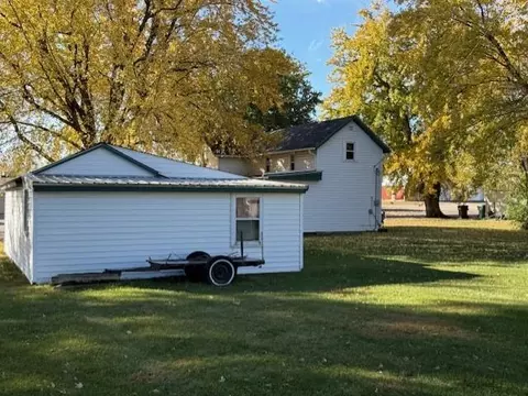 Exterior - 306 E Front St E, Fulda, MN 56131 photo 3 of 4