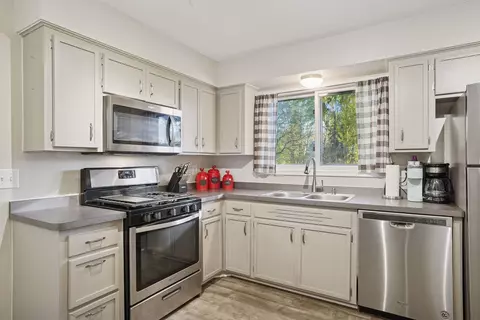 1776 Gabbro Trl, Eagan, MN 55122 photo 5