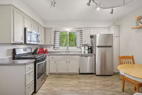 1776 Gabbro Trl, Eagan, MN 55122 photo 4