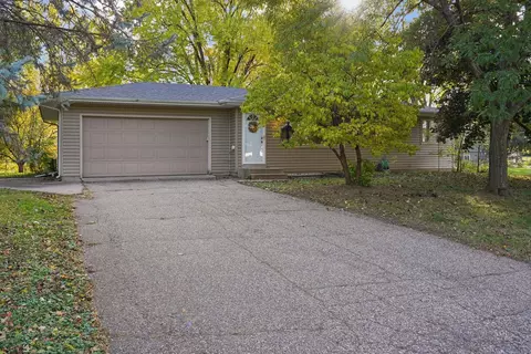 1776 Gabbro Trl, Eagan, MN 55122