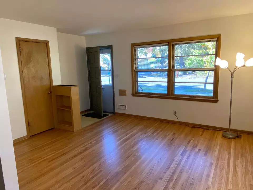 Living - 4449 Bloomington Ave S, Minneapolis, MN 55407 photo 7 of 10