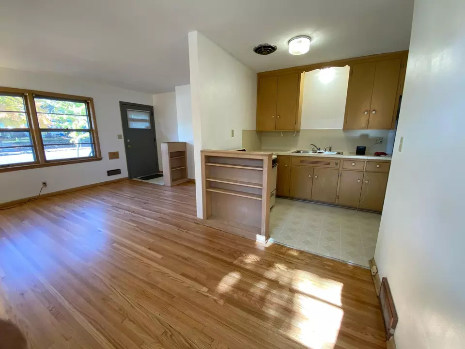 Living - 4449 Bloomington Ave S, Minneapolis, MN 55407 photo 4 of 10