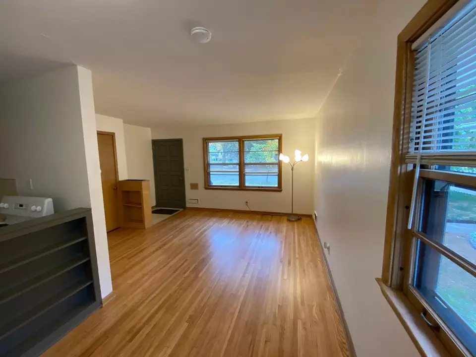 Living - 4449 Bloomington Ave S, Minneapolis, MN 55407 photo 6 of 10