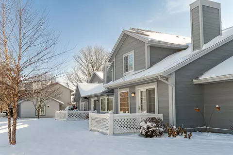 2717 Spyglass Ct NW, Rochester, MN 55901
