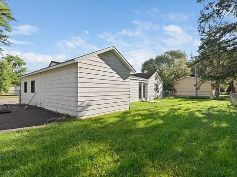 Exterior - 924 6th Ave NE, Brainerd, MN 56401 photo 3 of 6