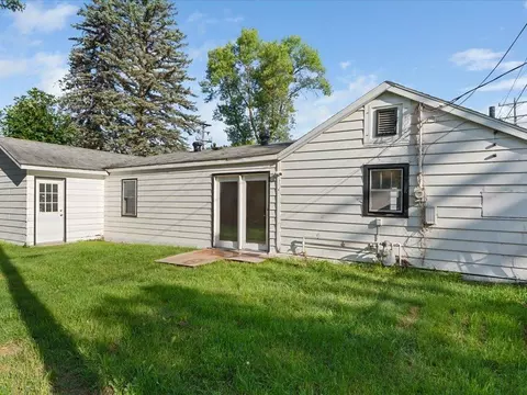 Exterior - 924 6th Ave NE, Brainerd, MN 56401 photo 2 of 6