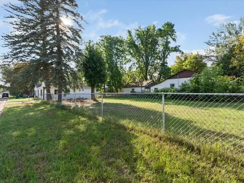 Exterior - 924 6th Ave NE, Brainerd, MN 56401 photo 6 of 6