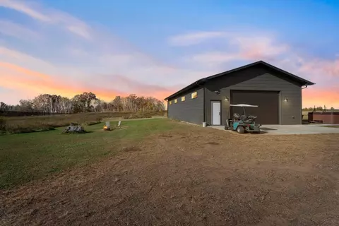 9427 Crestview Ln, Grasston, MN 55030