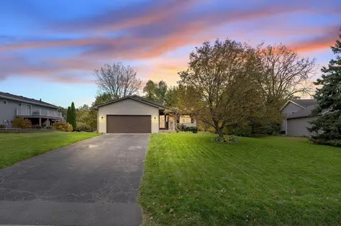 2415 Timberlea Dr, Woodbury, MN 55125