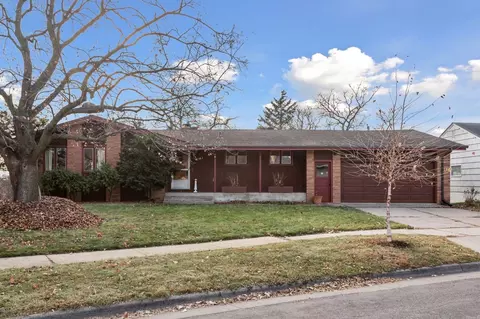 1581 Wheelock Ridge Rd, Saint Paul, MN 55130