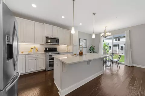 18145 Glassfern Ln, Lakeville, MN 55044