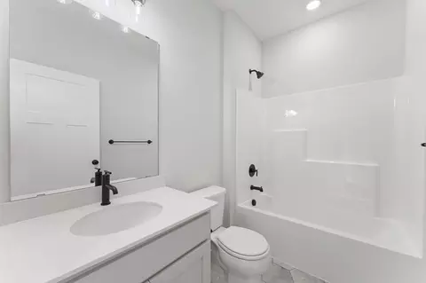 Bath - 8018 Walnut Ln, Corcoran, MN 55340 photo 1 of 3