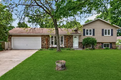 7599 Iverson Ave S, Cottage Grove, MN 55016