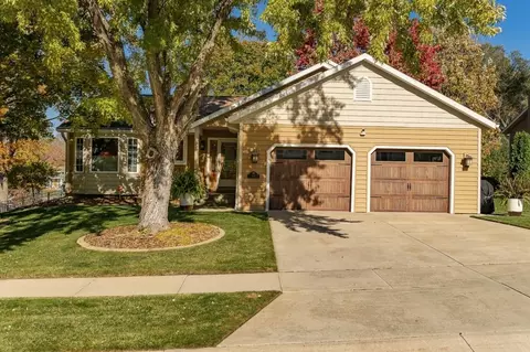 917 Northway Ln NE, Rochester, MN 55906
