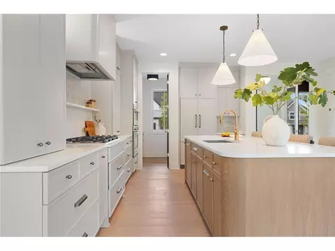 Kitchen - 25480 Smithtown Rd, Excelsior, MN 55331 photo 1 of 3