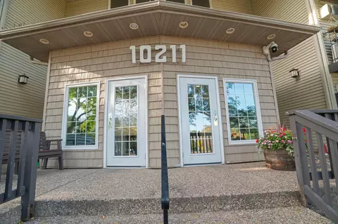 10211 Cedar Lake Rd #208, Hopkins, MN 55305