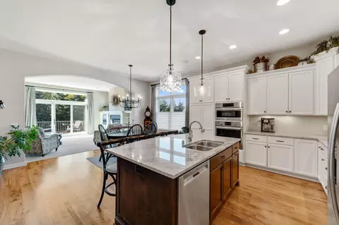 18368 Justice Way, Lakeville, MN 55044